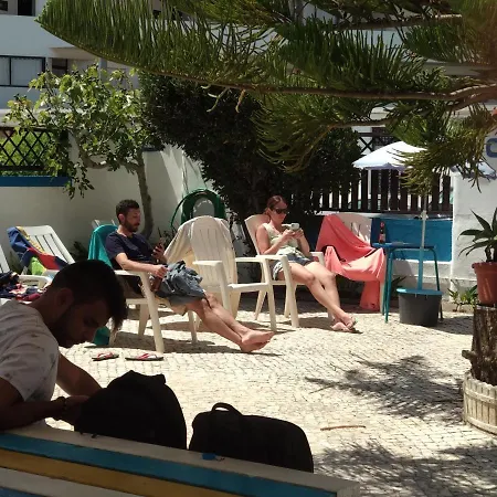 אכסניה West Coast Surf *