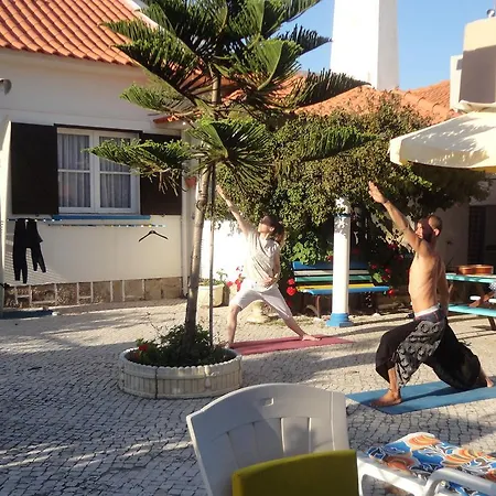 אכסניה West Coast Surf