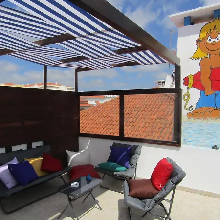 אכסניה West Coast Surf *