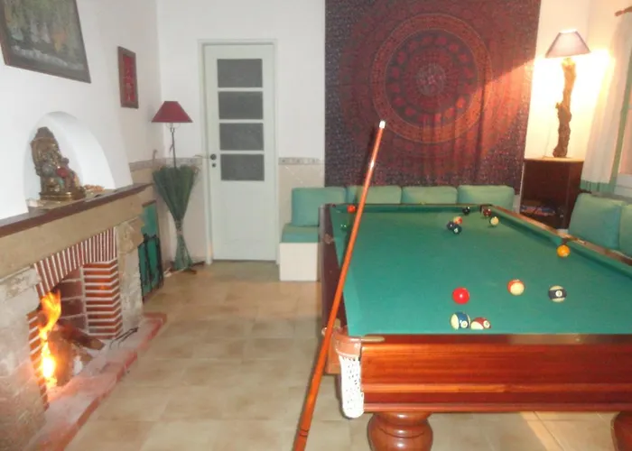 West Coast Surf Hostal *