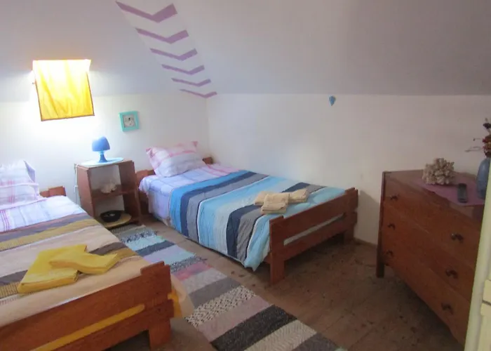 West Coast Surf Hostel *